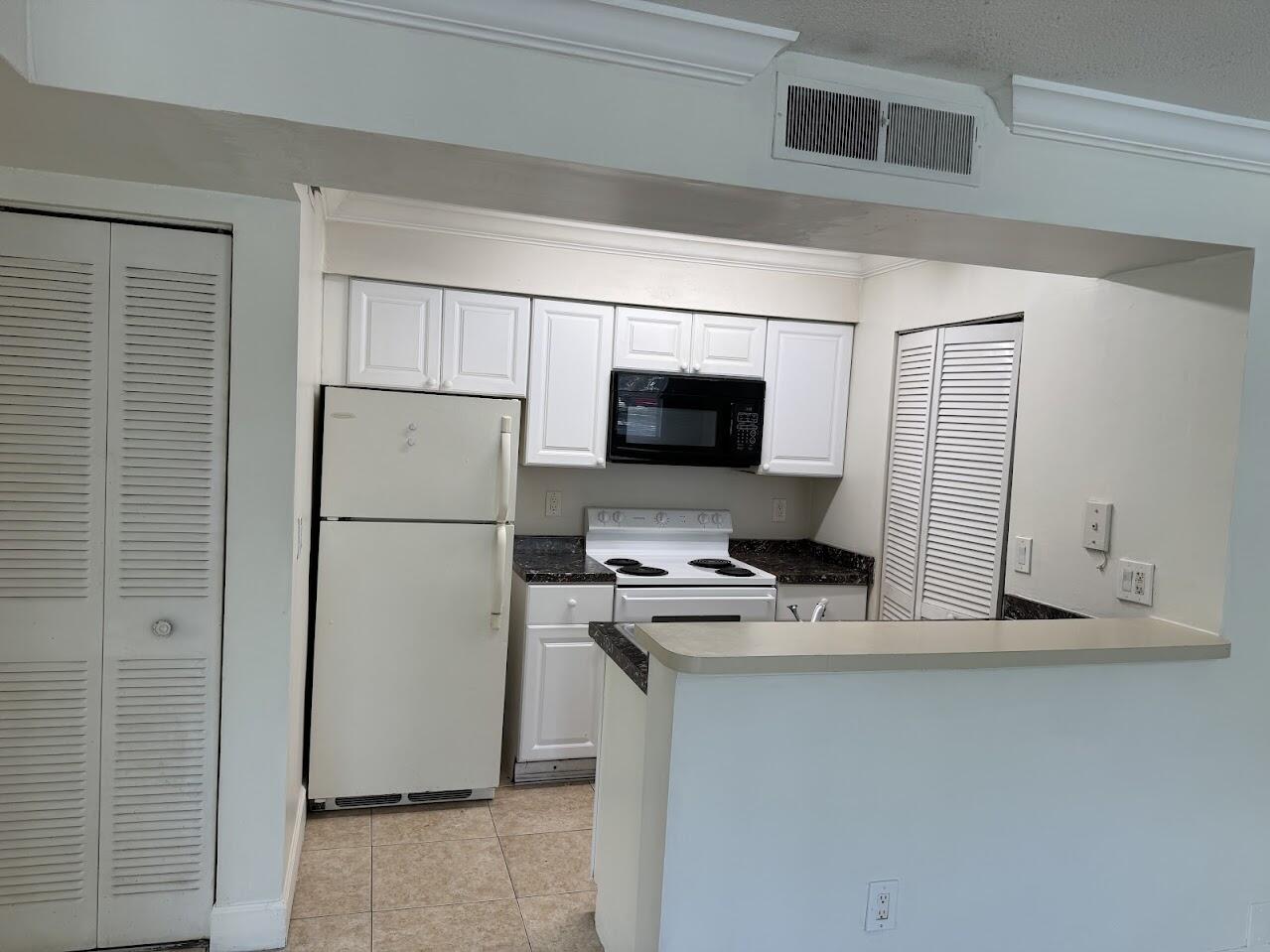 ROYAL POINCIANA CONDO - Residential Lease