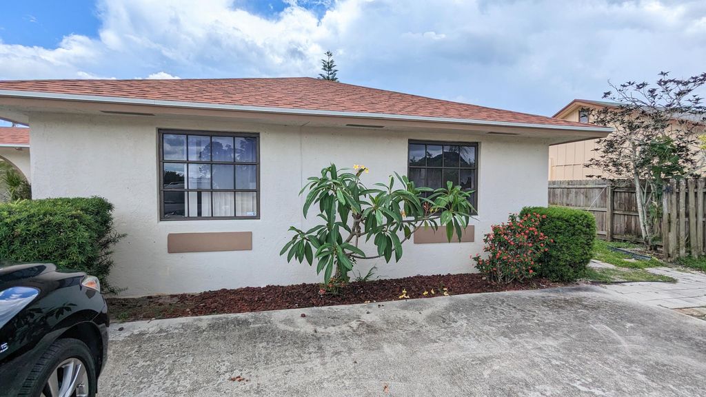 Photo of 9214 E Highland Pines Boulevard #9214, Palm Beach Gardens, FL 33418 (MLS # R11082968)