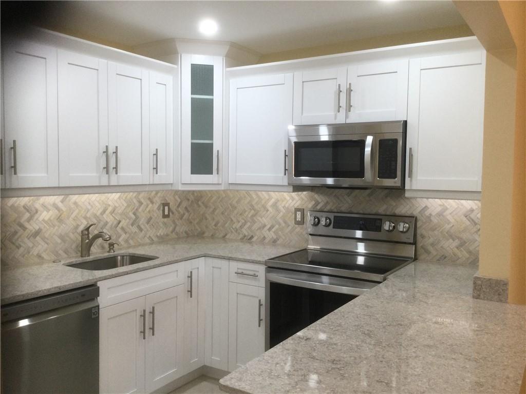 Pine Ridge Condo 04 South - Residential Lease