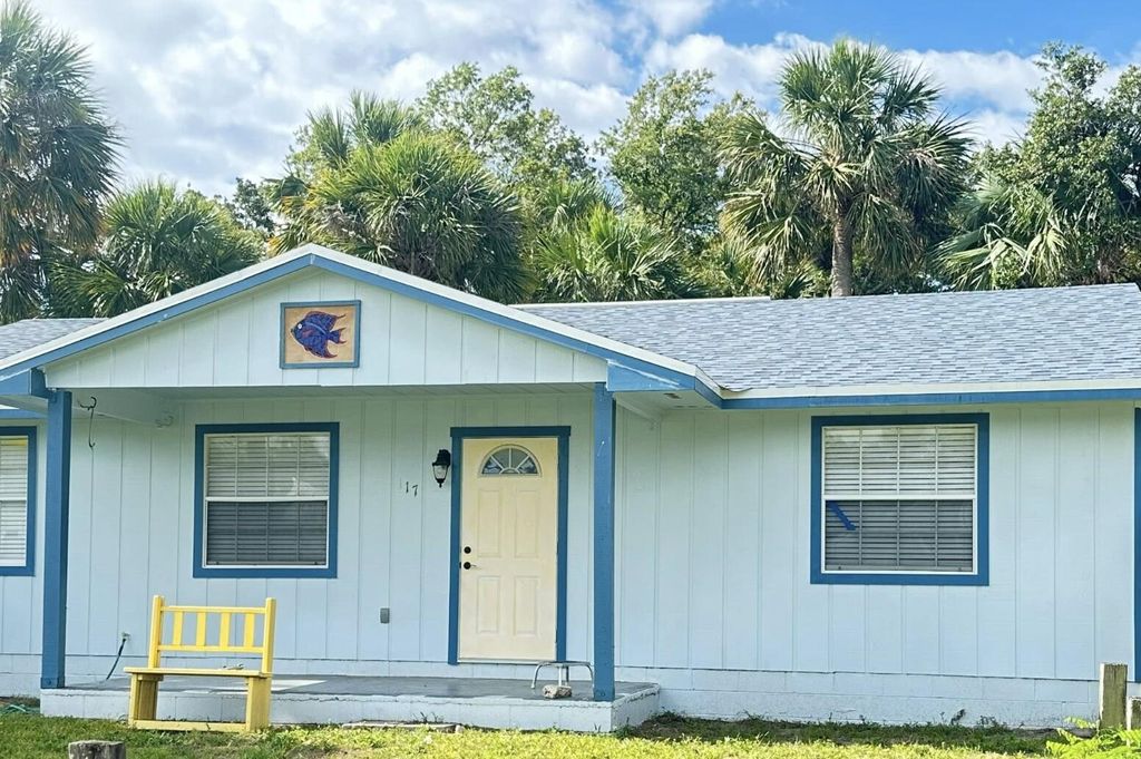 Photo of 117 Yacht View Lane, Fort Pierce, FL 34946 (MLS # B26031981)