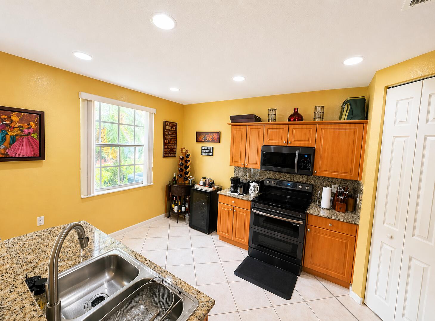 MURANO AT HAMPTON PK NO 4 CONDO - Residential