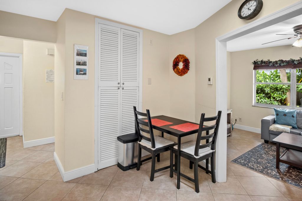 Photo of 803 NE 2nd Avenue, Delray Beach, FL 33444 (MLS # B26027364)