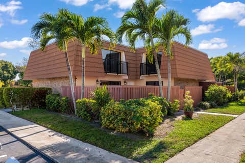 Photo of 2937 SW 11th Place N, Deerfield Beach, FL 33442 (MLS # B26047056)