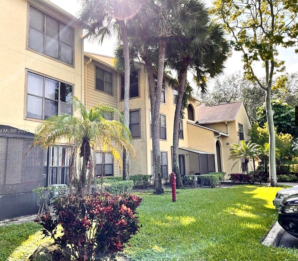 Photo of 2301 N Congress Avenue #32, Boynton Beach, FL 33426 (MLS # R10944233)