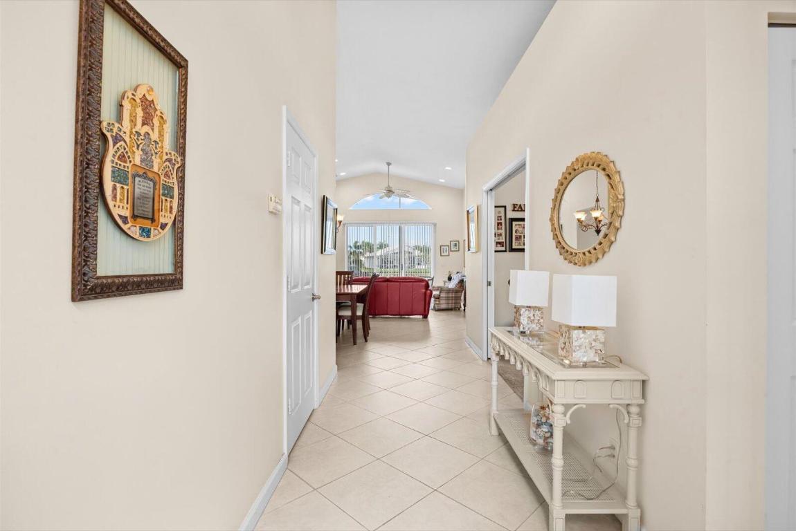 334 NW Springview Loop