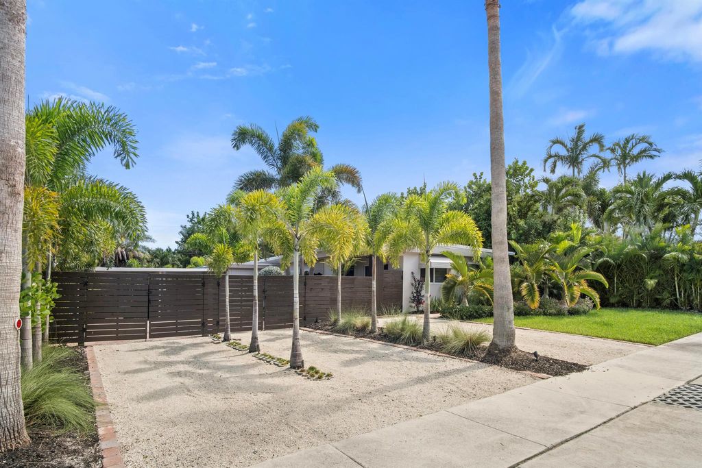 Photo of 214 SW 1st Avenue #A, Boynton Beach, FL 33435 (MLS # R11018269)