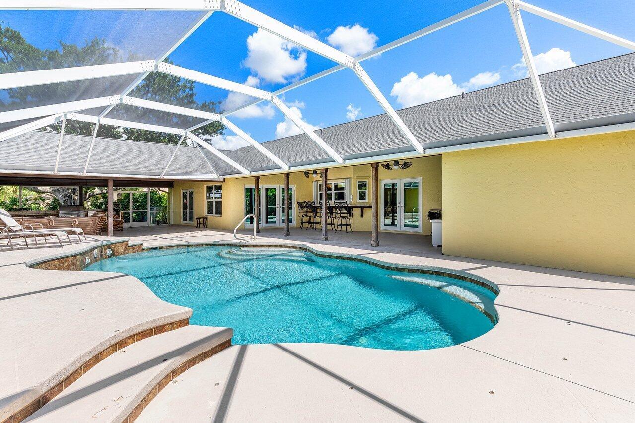 1045 Fairdale Way