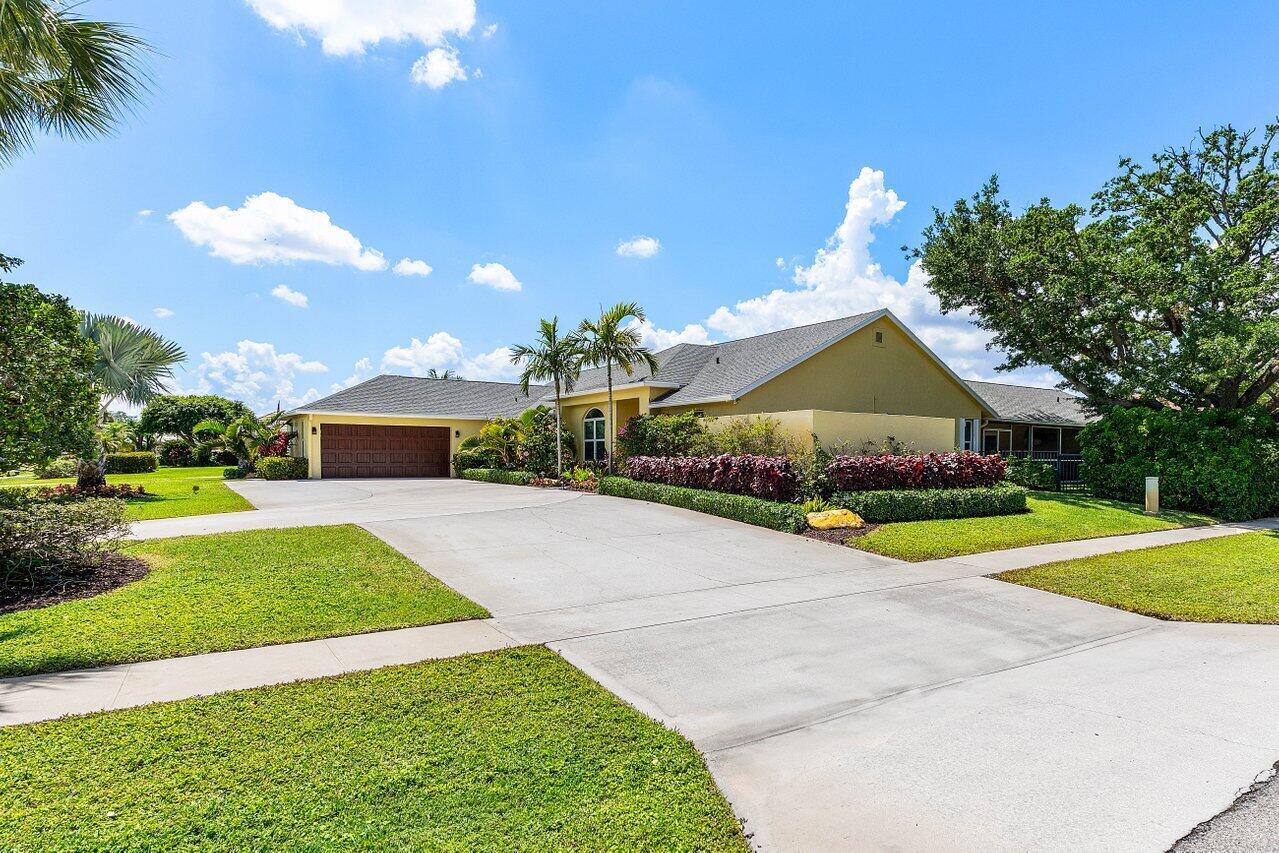1045 Fairdale Way