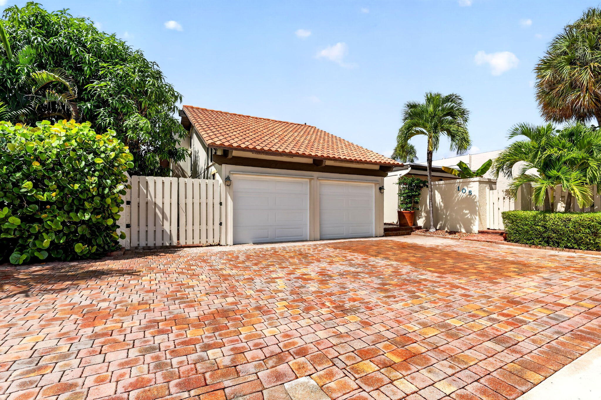 105 SANDPIPER Circle W