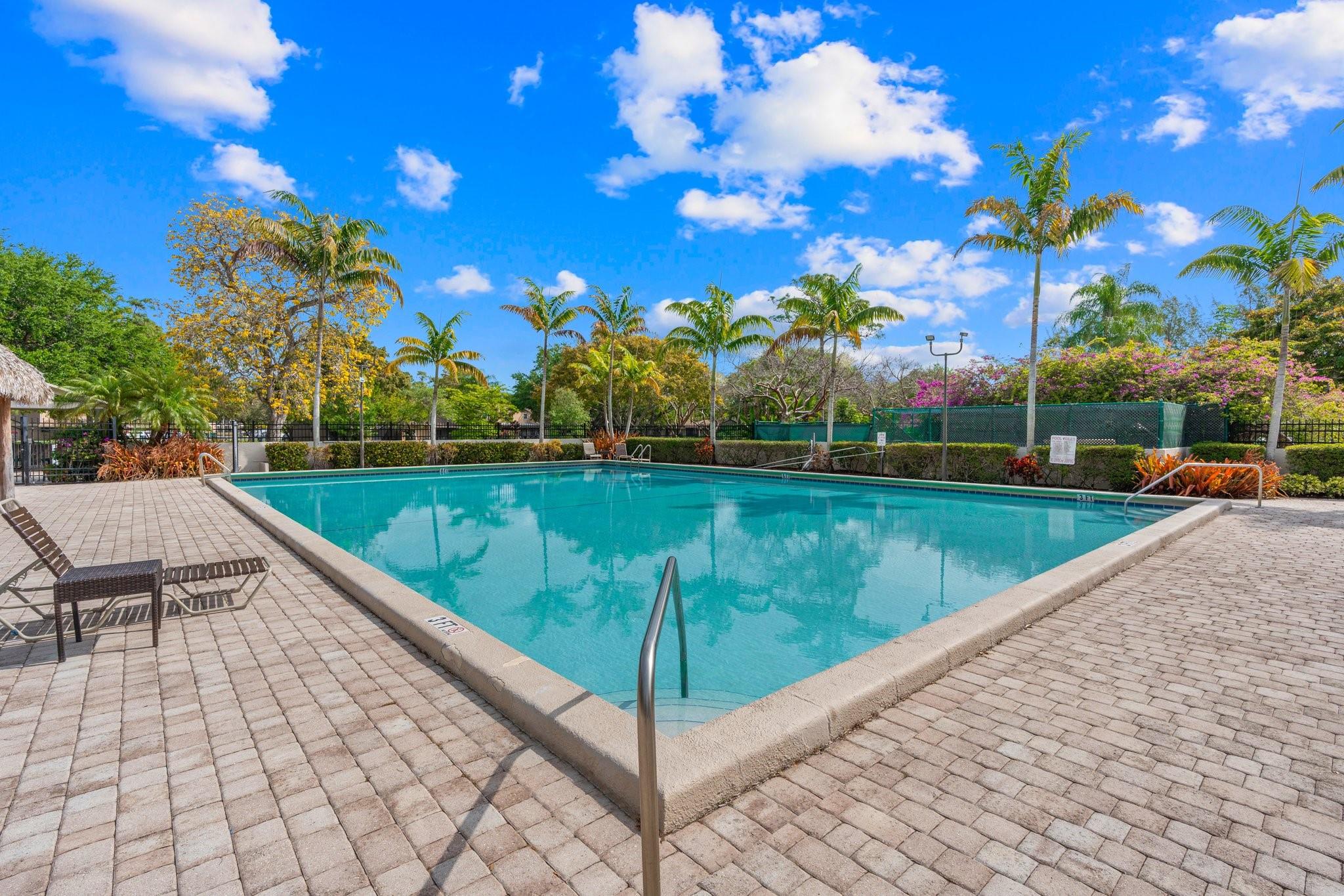 22384 Thousand Pines Ln