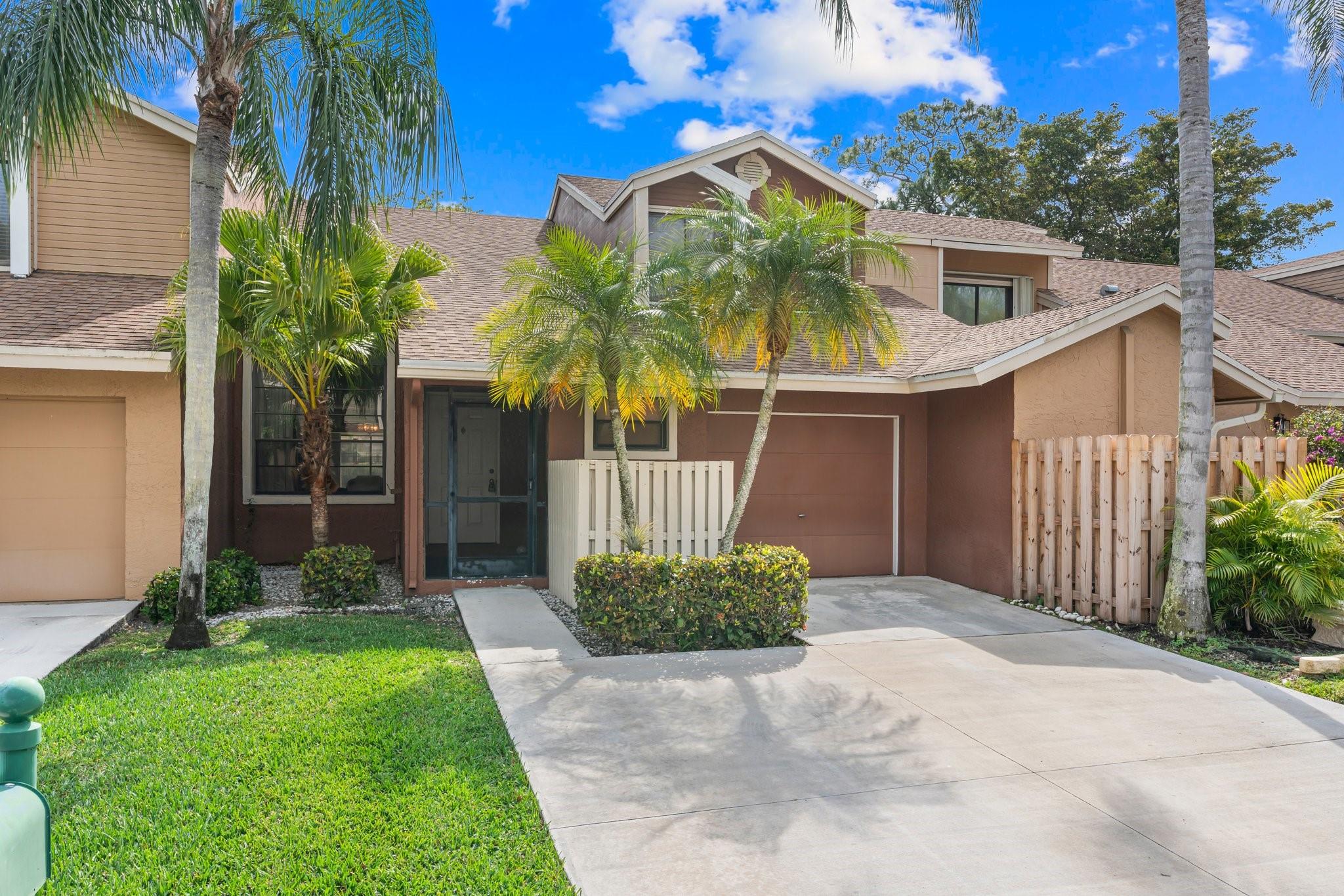 22384 Thousand Pines Ln