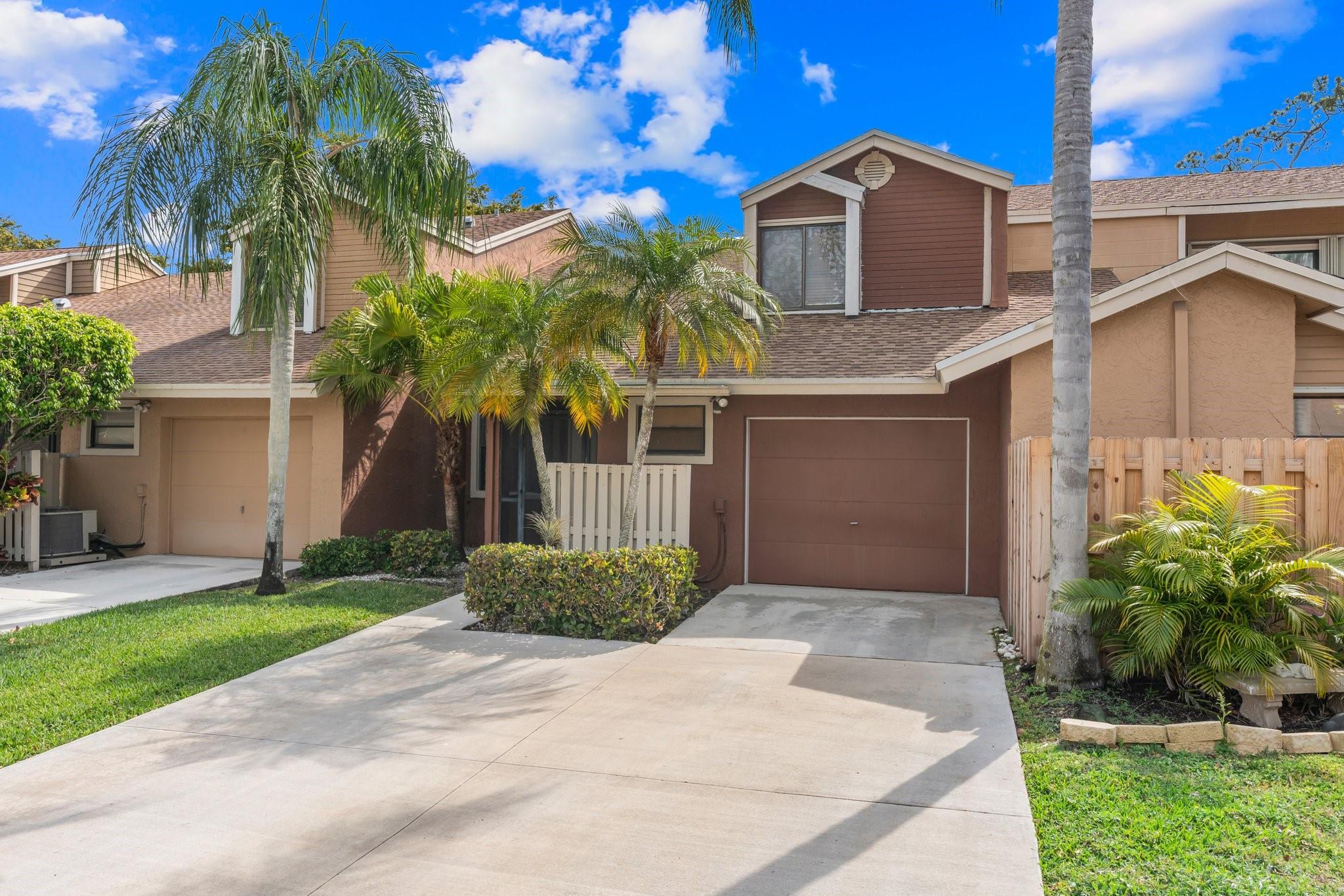 22384 Thousand Pines Ln