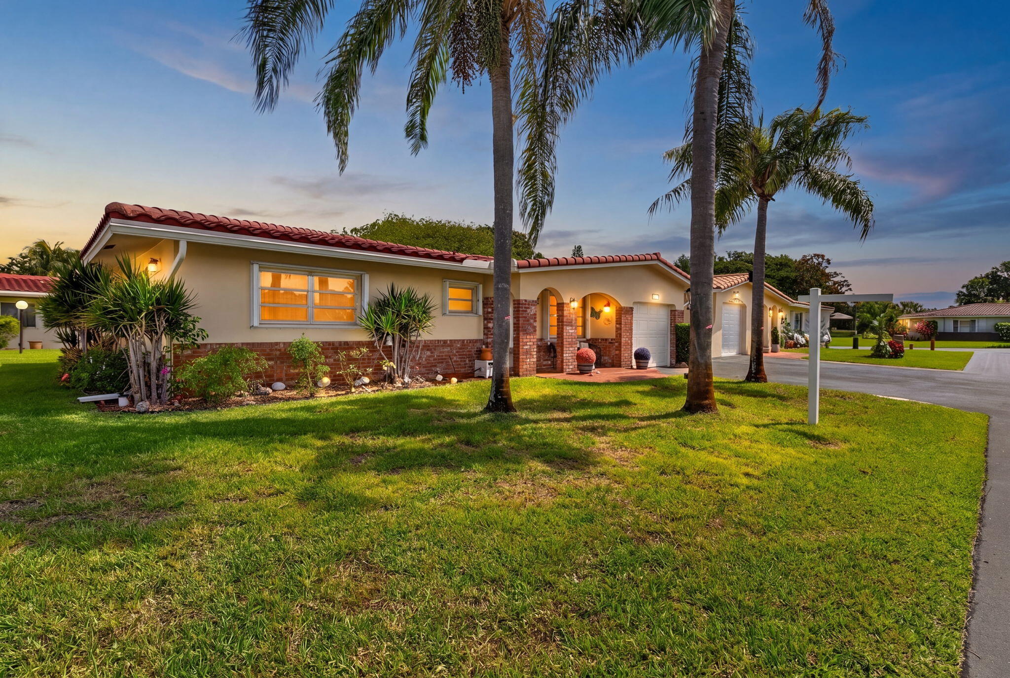 CRYSTAL LAKE VILLAS - Residential