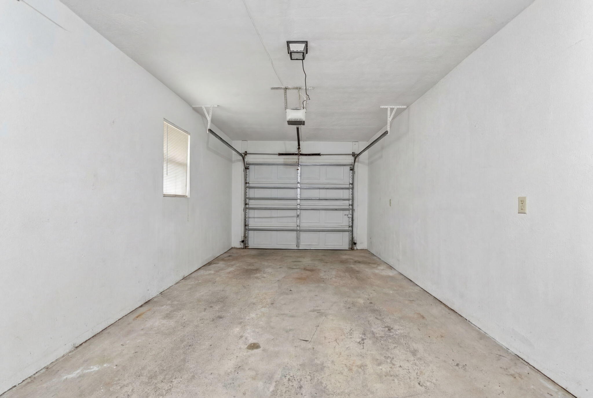 CRYSTAL LAKE VILLAS - Residential