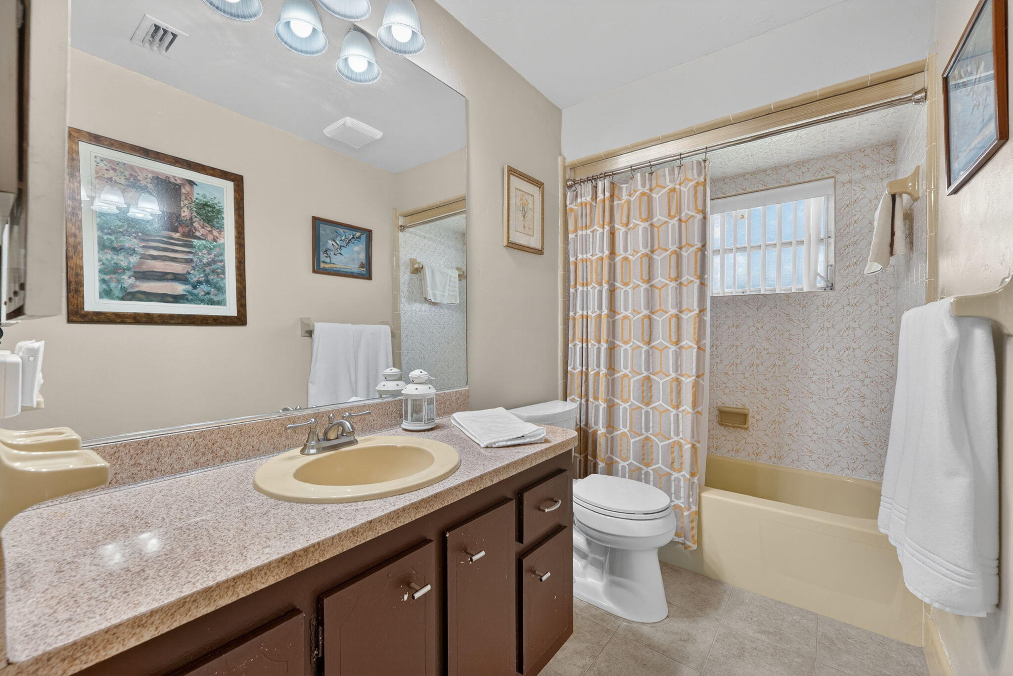 CRYSTAL LAKE VILLAS - Residential