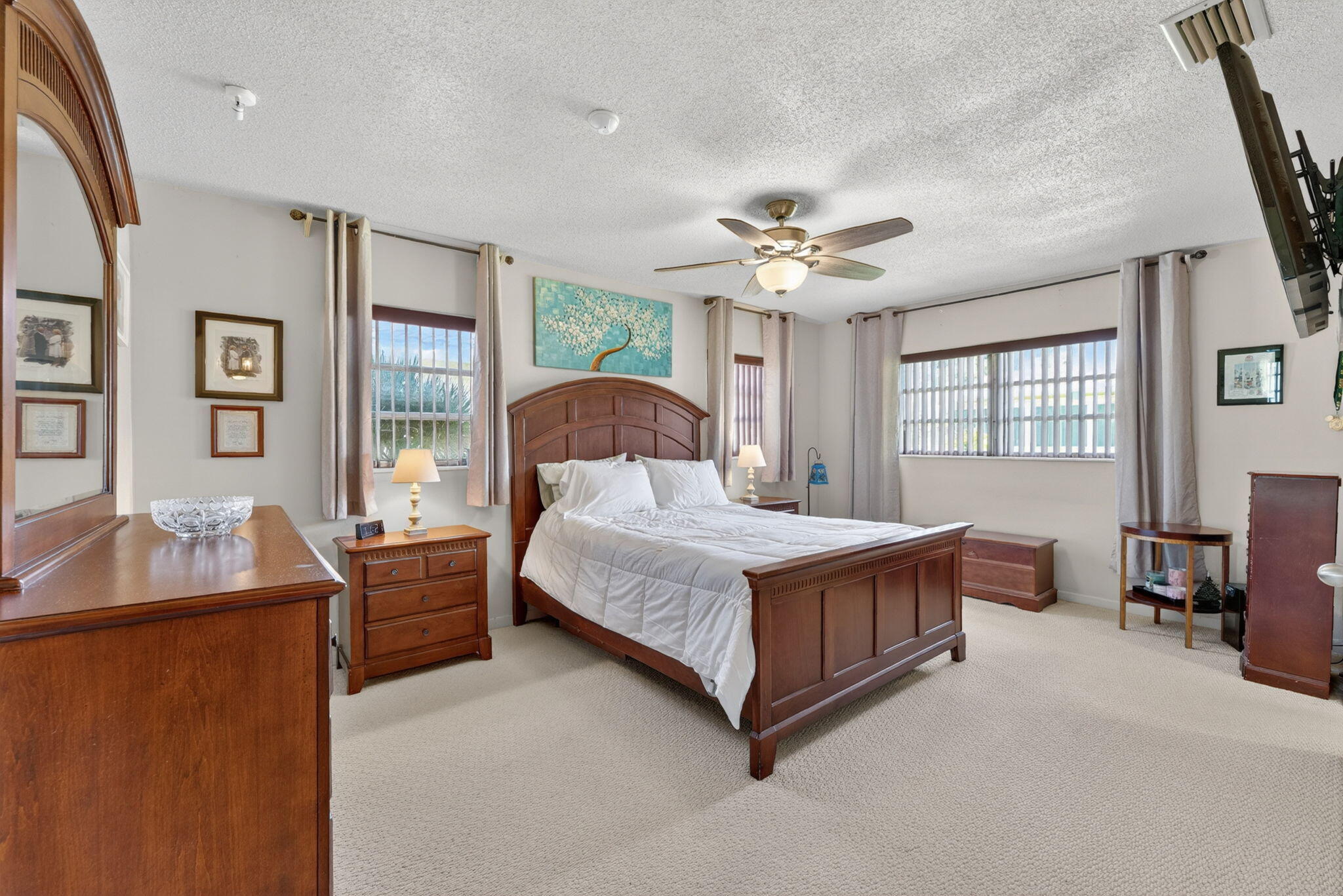 CRYSTAL LAKE VILLAS - Residential