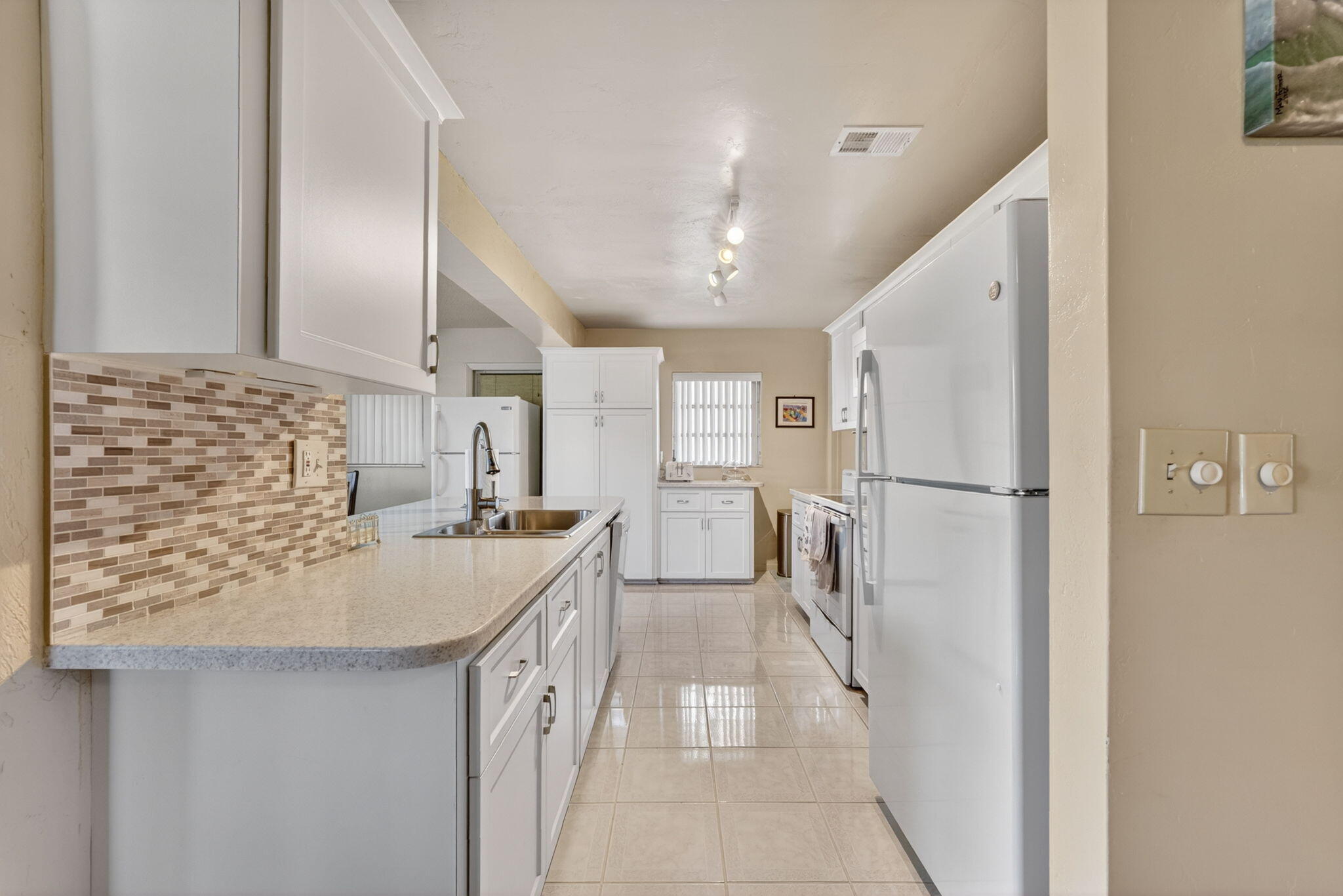 CRYSTAL LAKE VILLAS - Residential