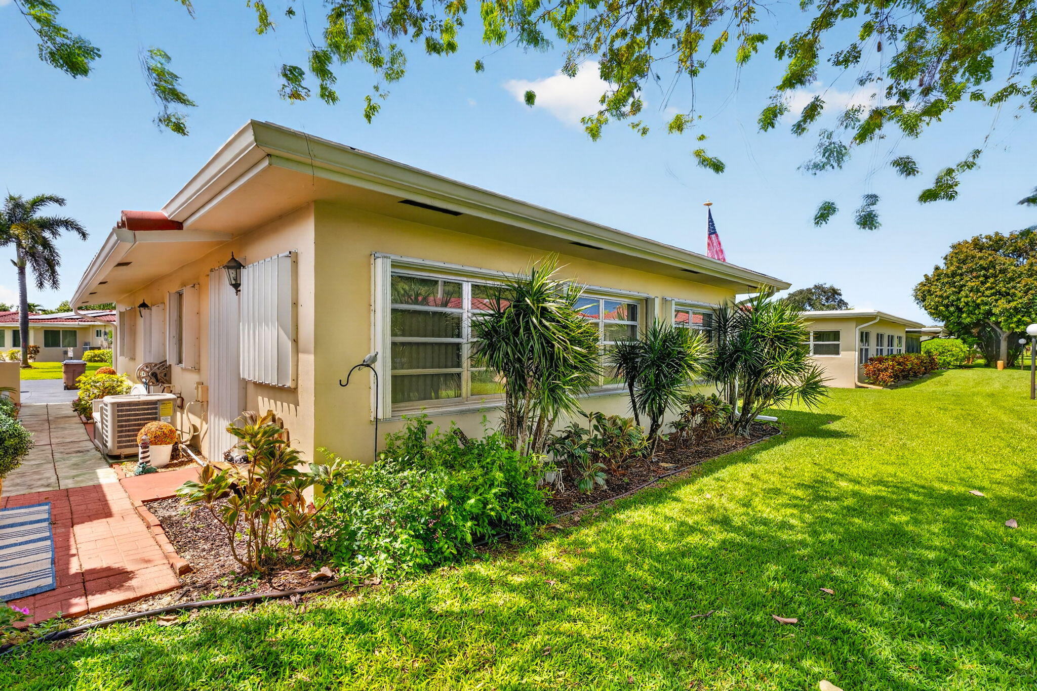 CRYSTAL LAKE VILLAS - Residential