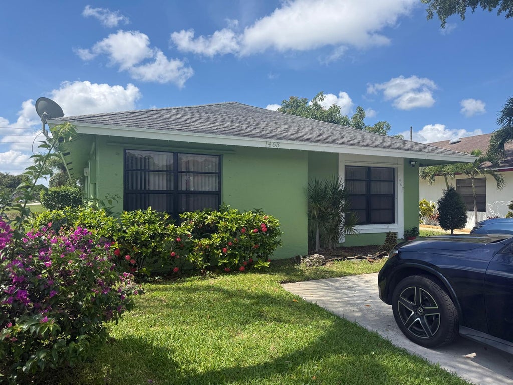 Photo of 1463 Summit Run Circle, West Palm Beach, FL 33415 (MLS # B26047592)
