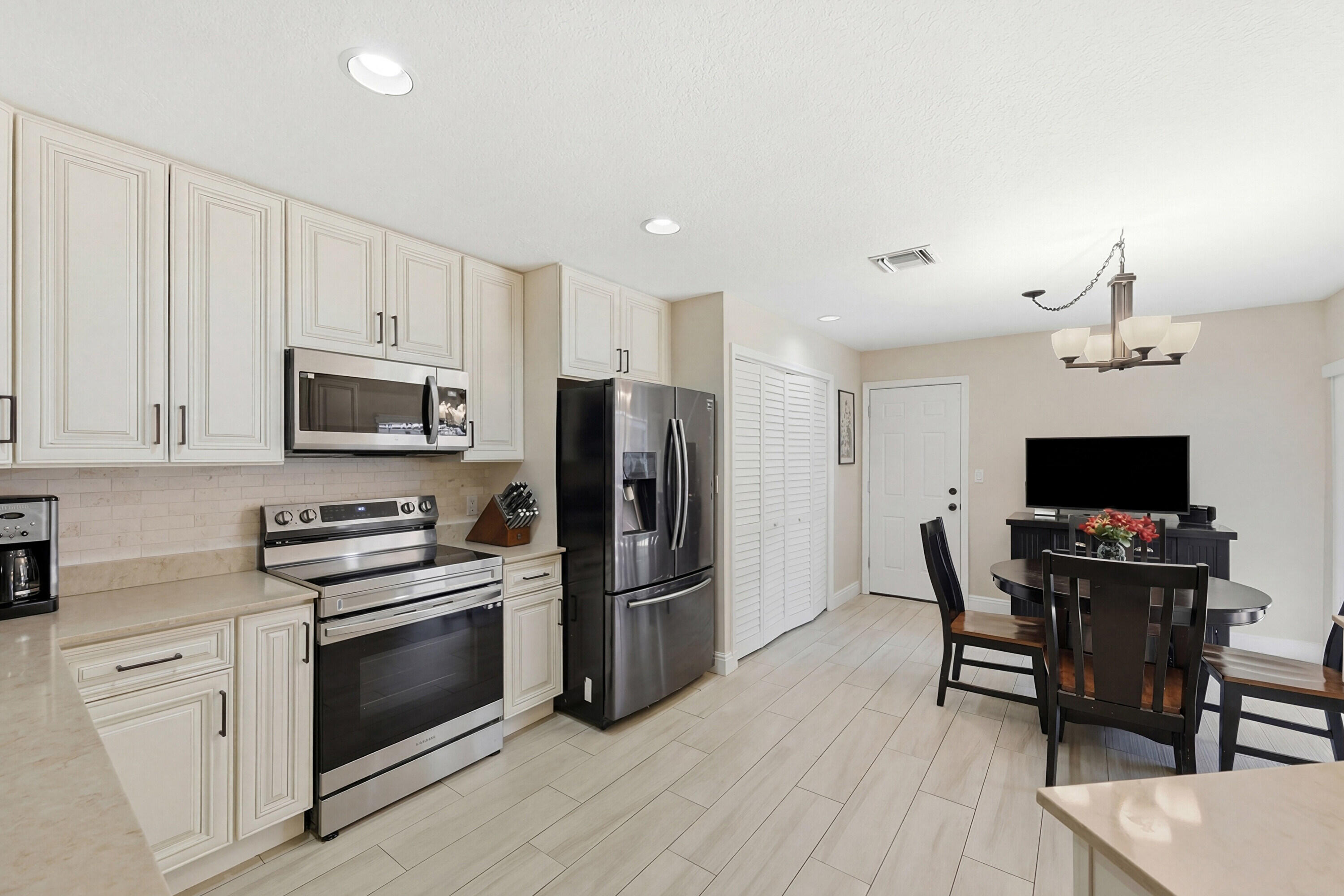 4115 Carriage Drive P2