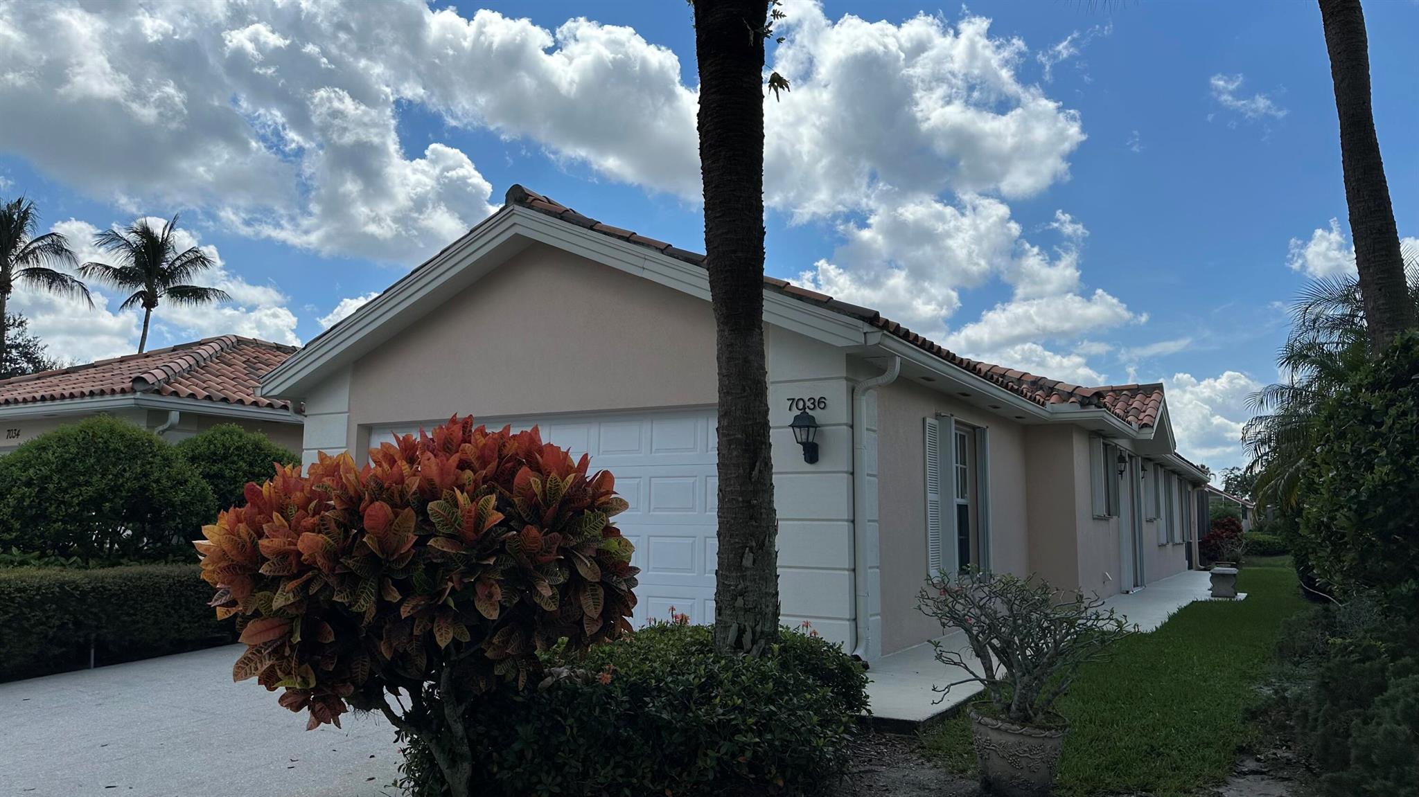 RIVERWALK 2 - Residential