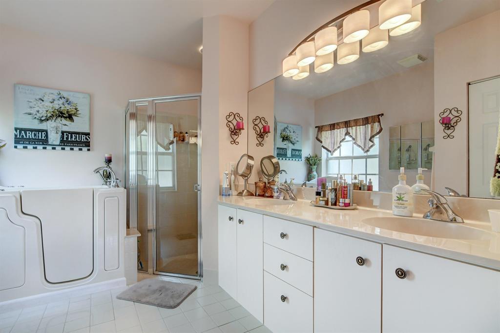 FLORAL LAKES 2 - Residential