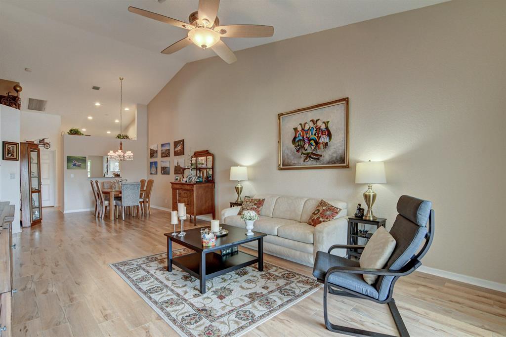 FLORAL LAKES 2 - Residential