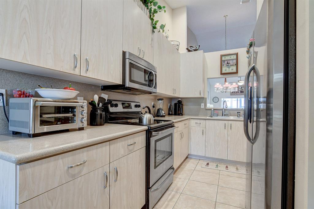 FLORAL LAKES 2 - Residential