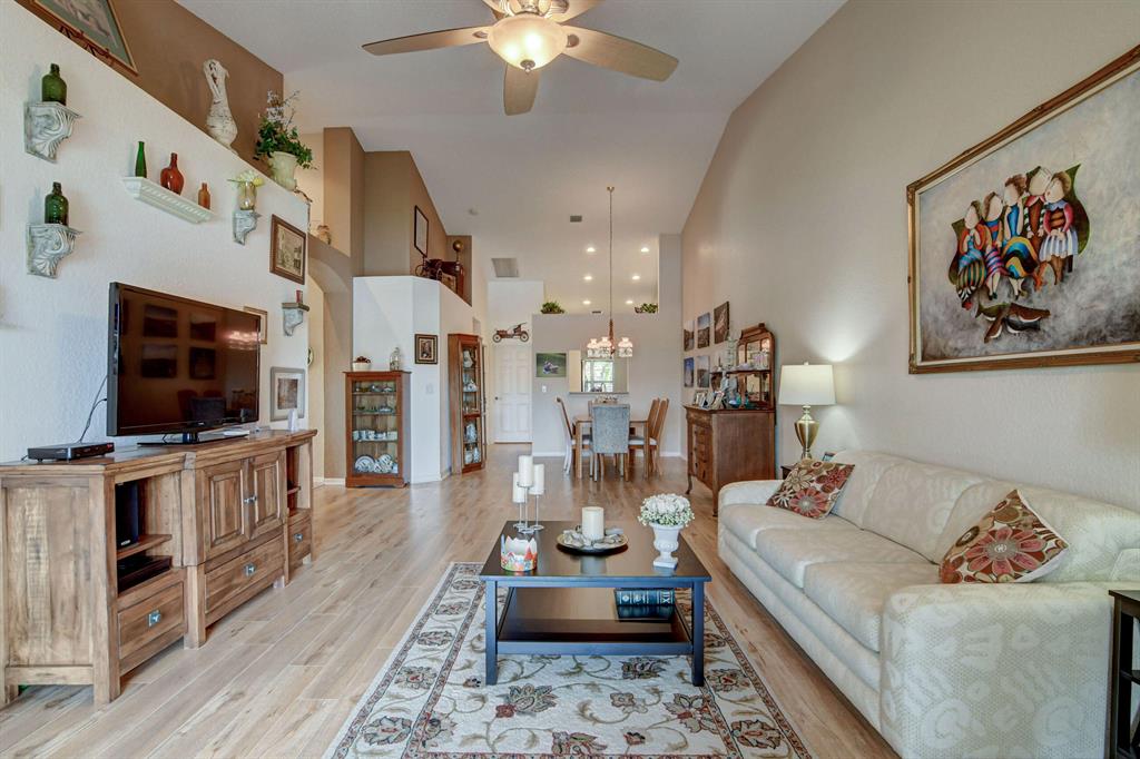 FLORAL LAKES 2 - Residential