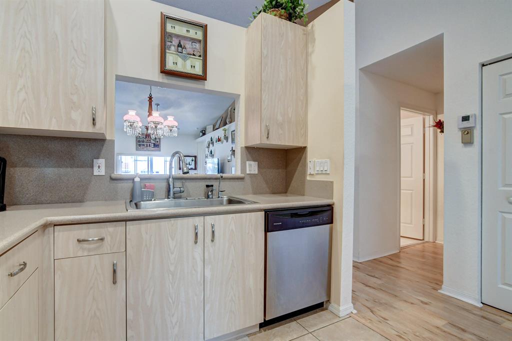 FLORAL LAKES 2 - Residential