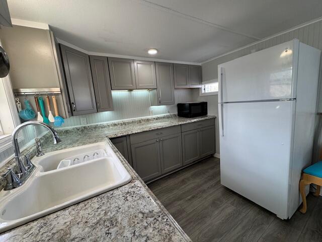 WHISPERING CREEK - Residential