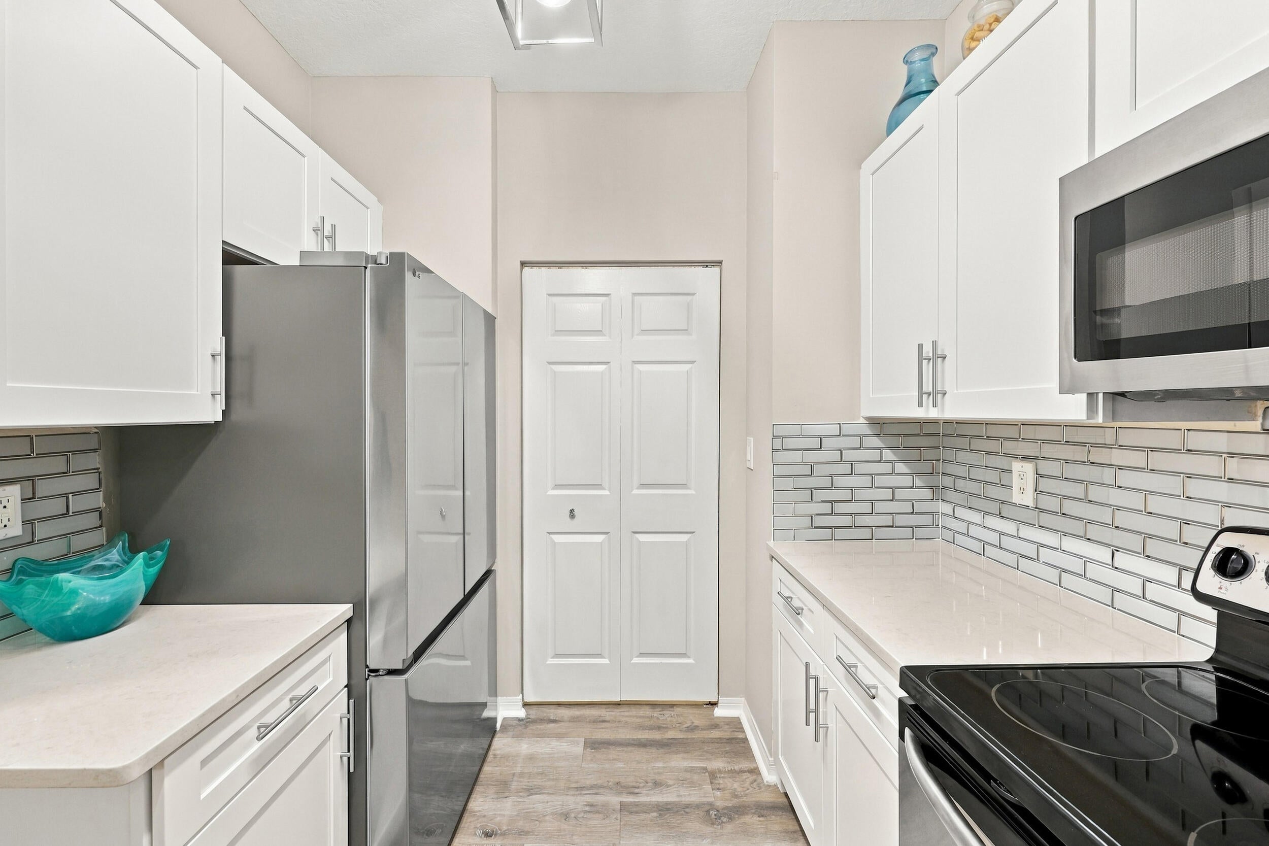 View photos, virtual tours, details... 4905 Midtown Lane 2112