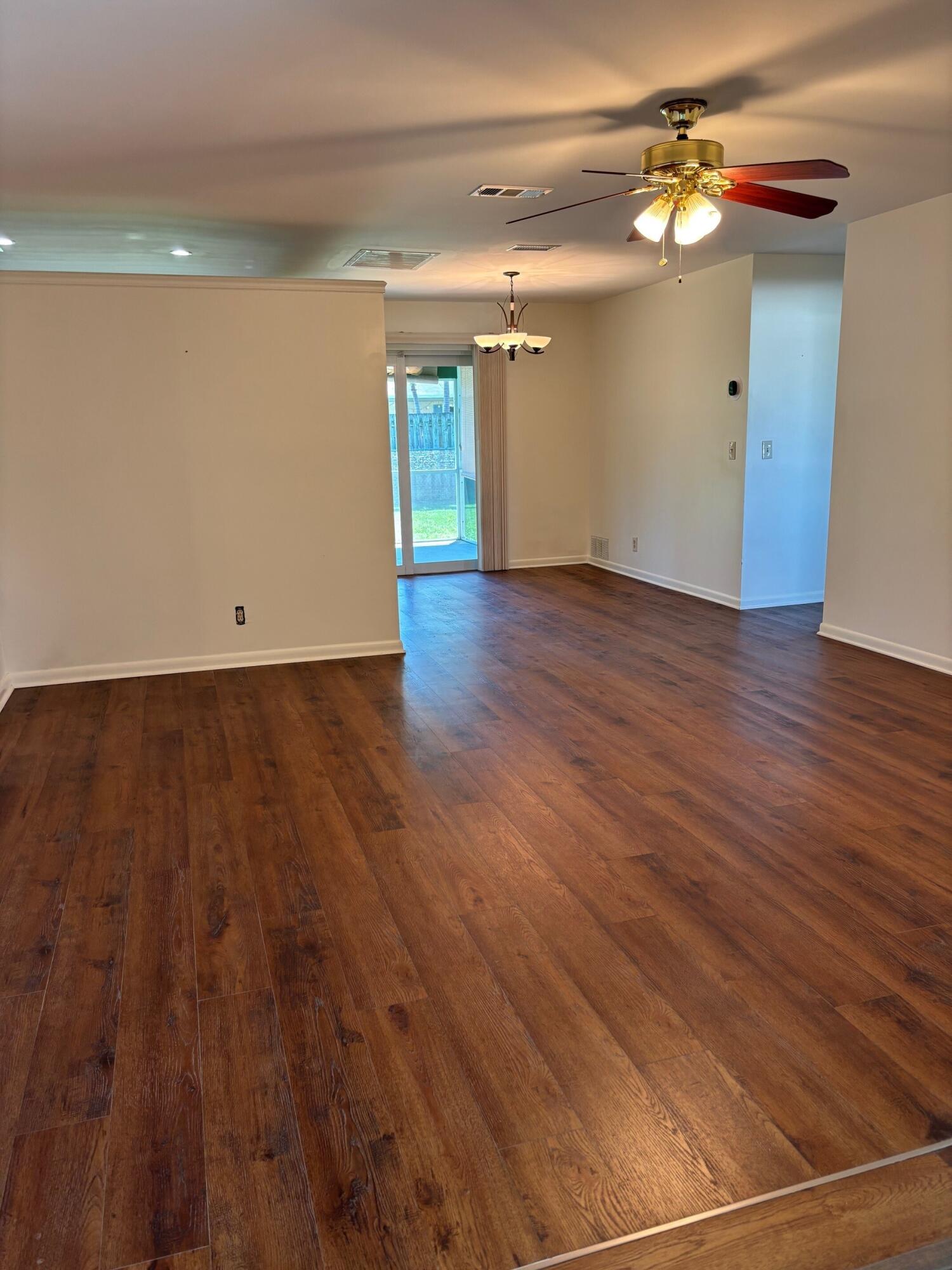 PALM BEACH GARDENS ESTATES - Residential