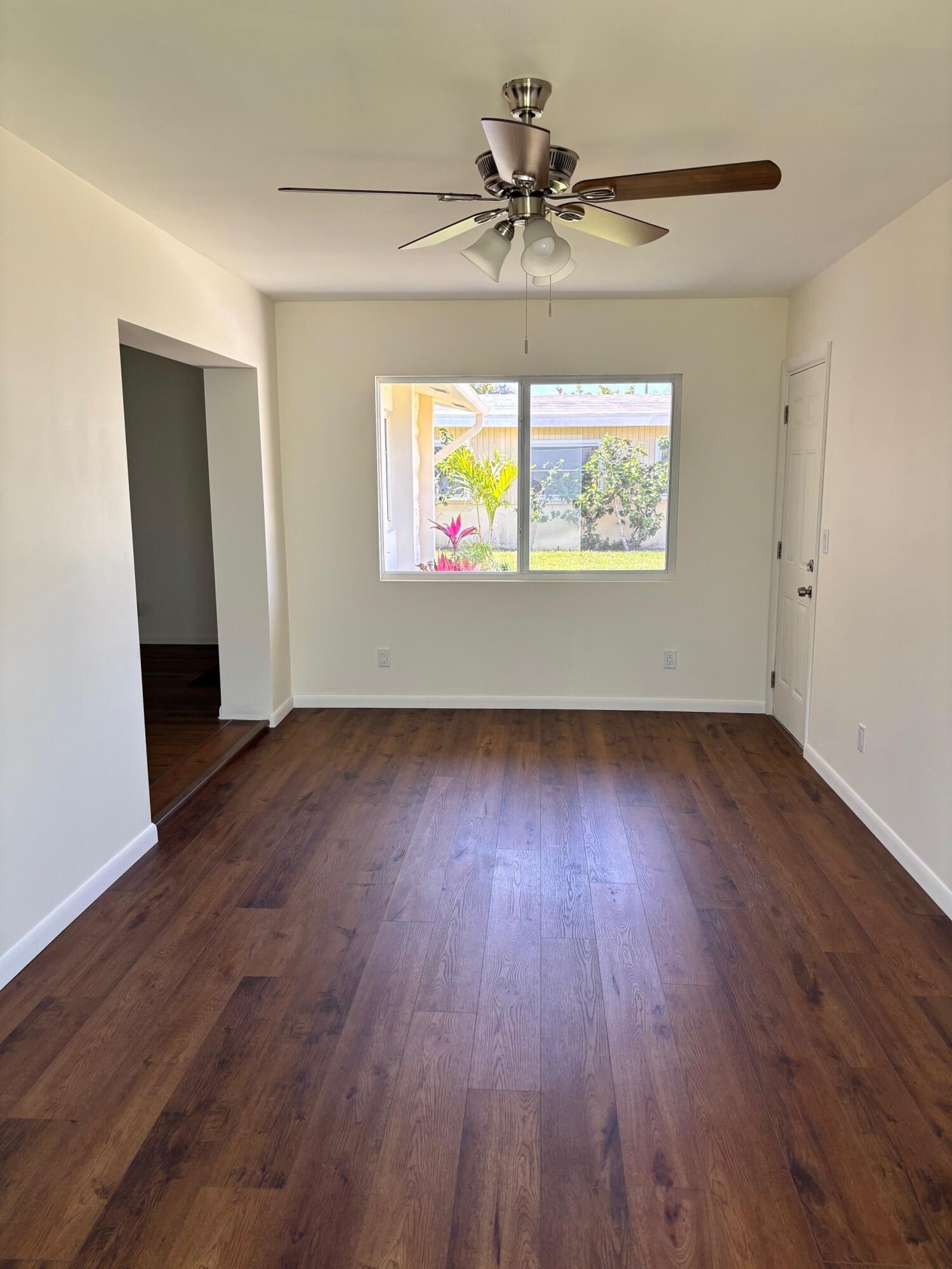 PALM BEACH GARDENS ESTATES - Residential