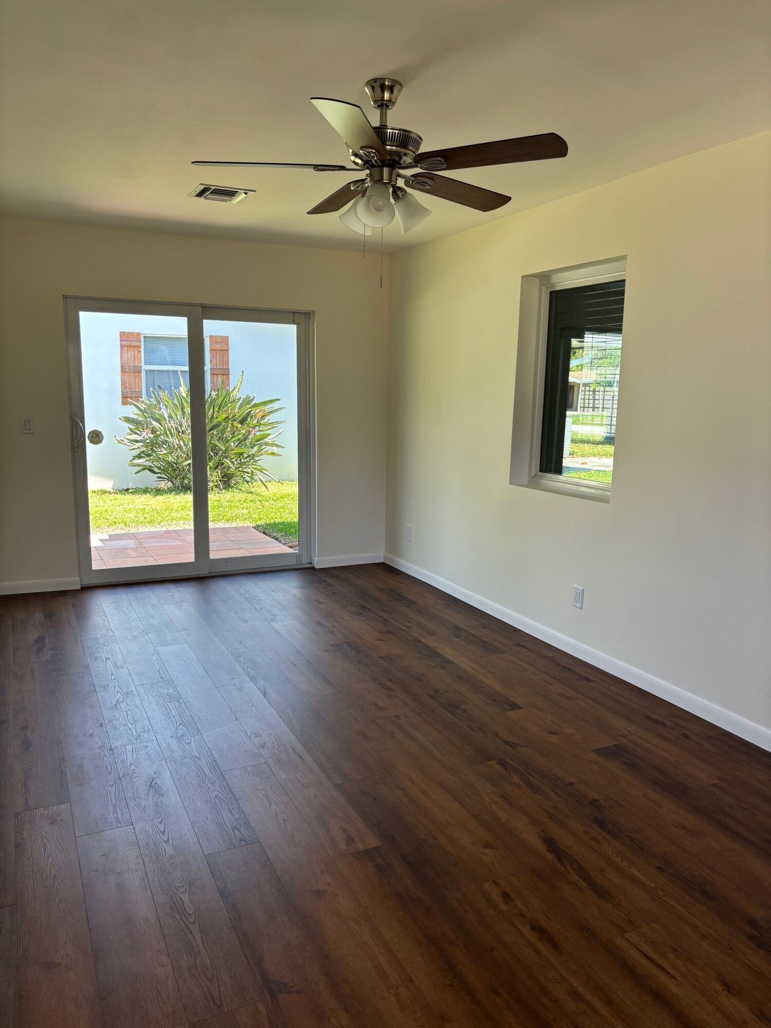 PALM BEACH GARDENS ESTATES - Residential