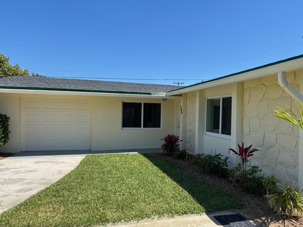 Photo of 284 Cherry Street, Palm Beach Gardens, FL 33410 (MLS # B26005819)