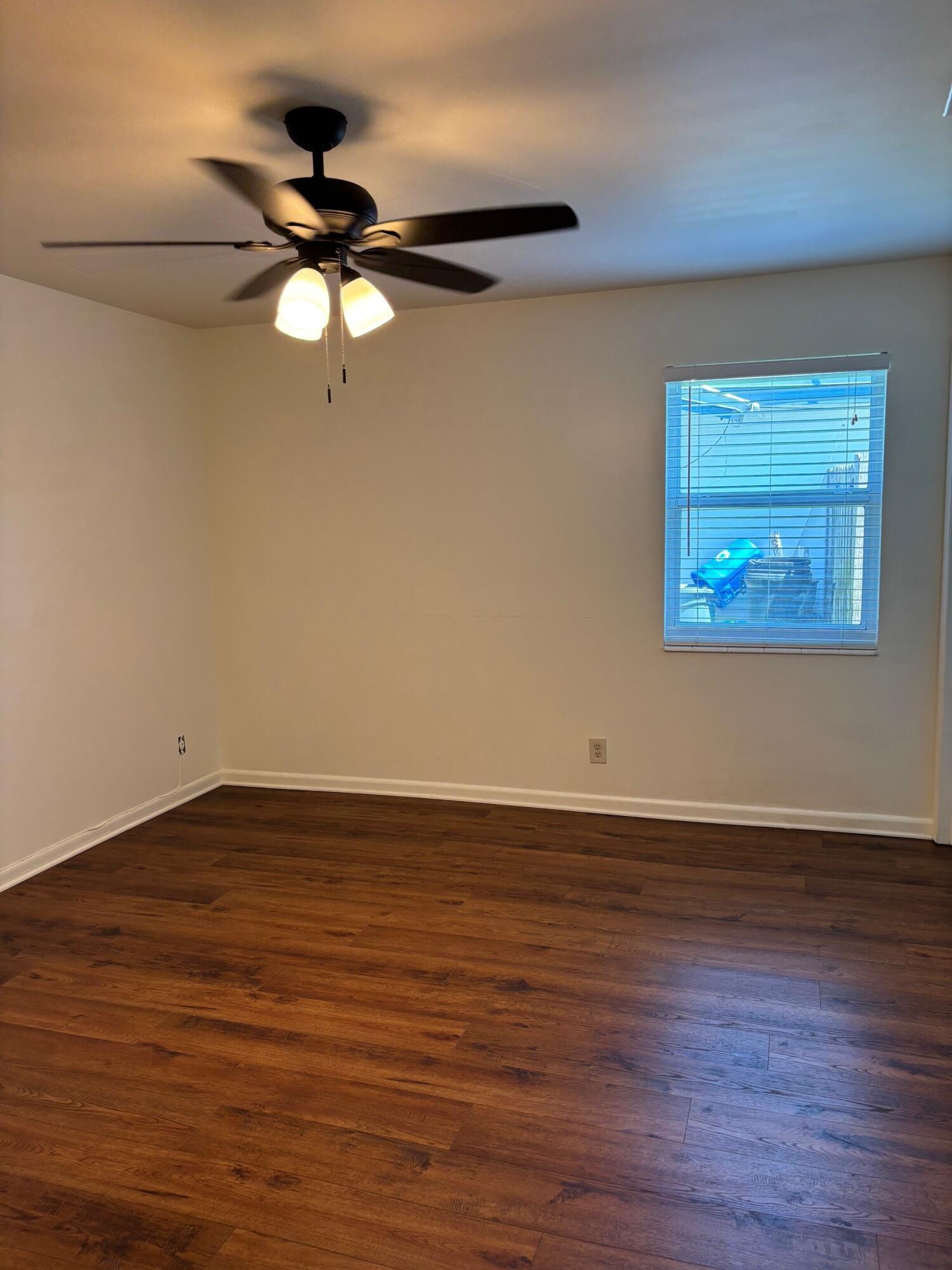 PALM BEACH GARDENS ESTATES - Residential