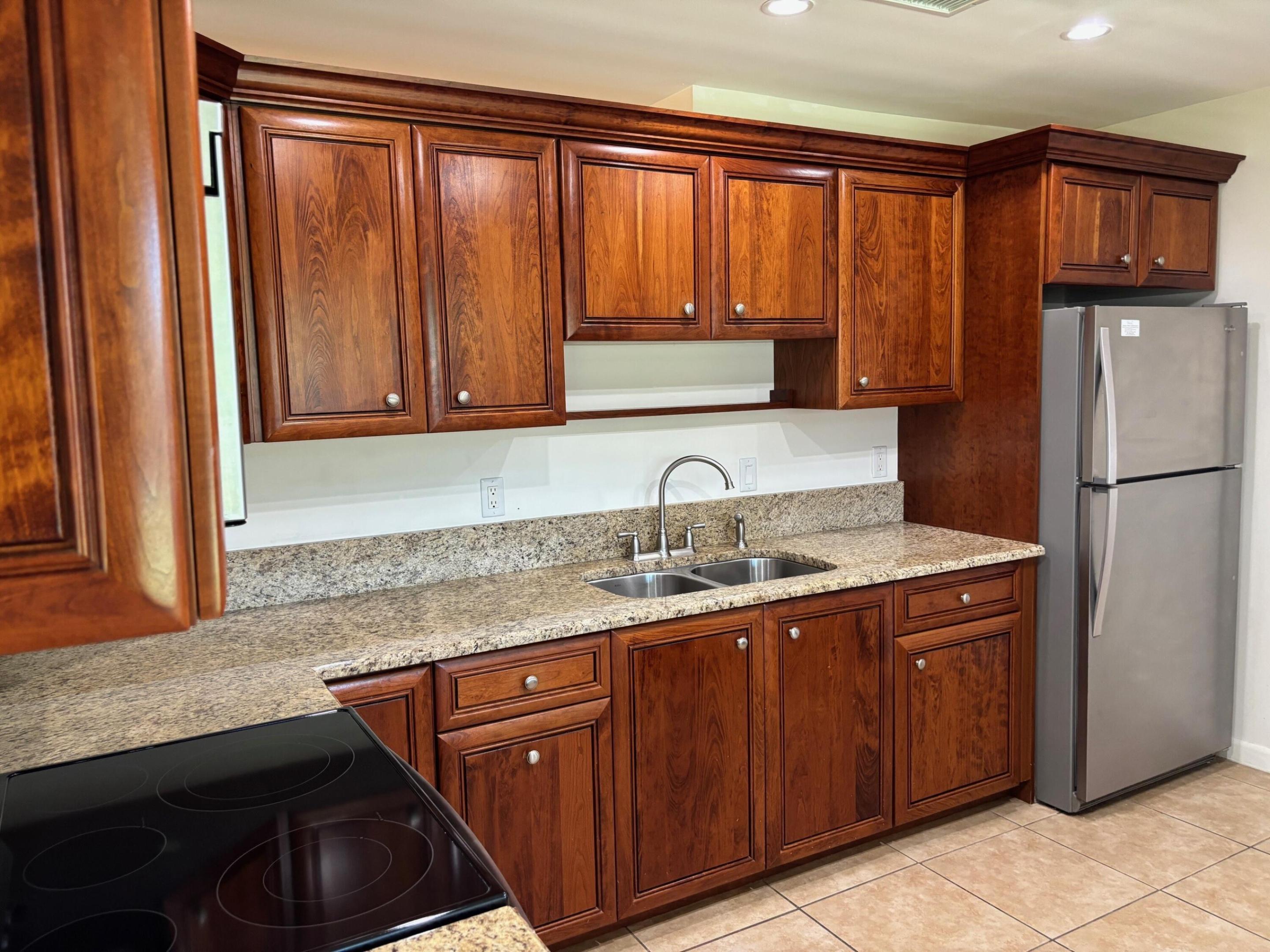 PALM BEACH GARDENS ESTATES - Residential