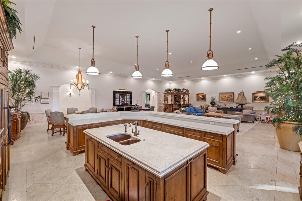 PALM BEACH POINT EAST - Residential