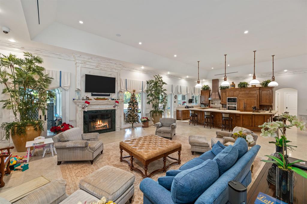 PALM BEACH POINT EAST - Residential