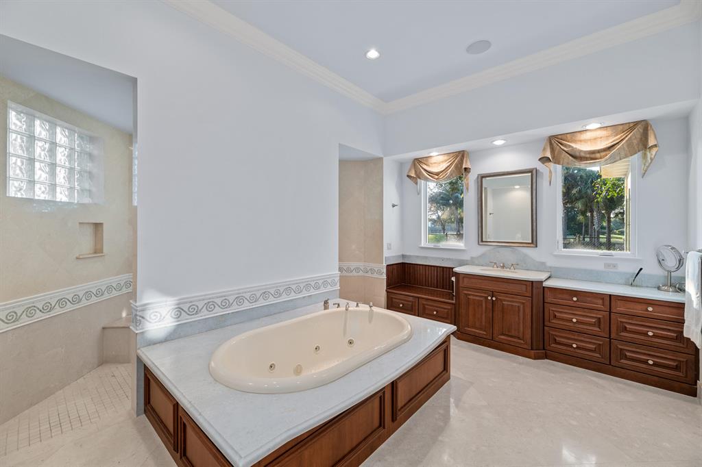 PALM BEACH POINT EAST - Residential