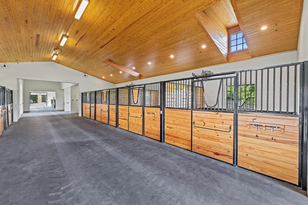 PALM BEACH POINT EAST - Residential