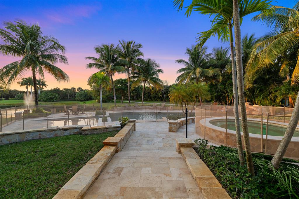 PALM BEACH POINT EAST - Residential