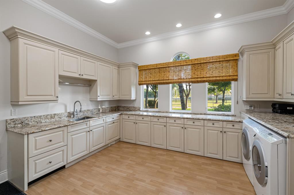 PALM BEACH POINT EAST - Residential