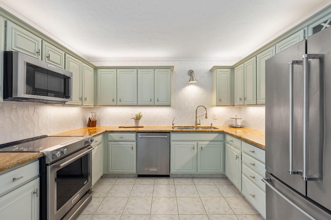 COURT OF DELRAY CONDO - Residential