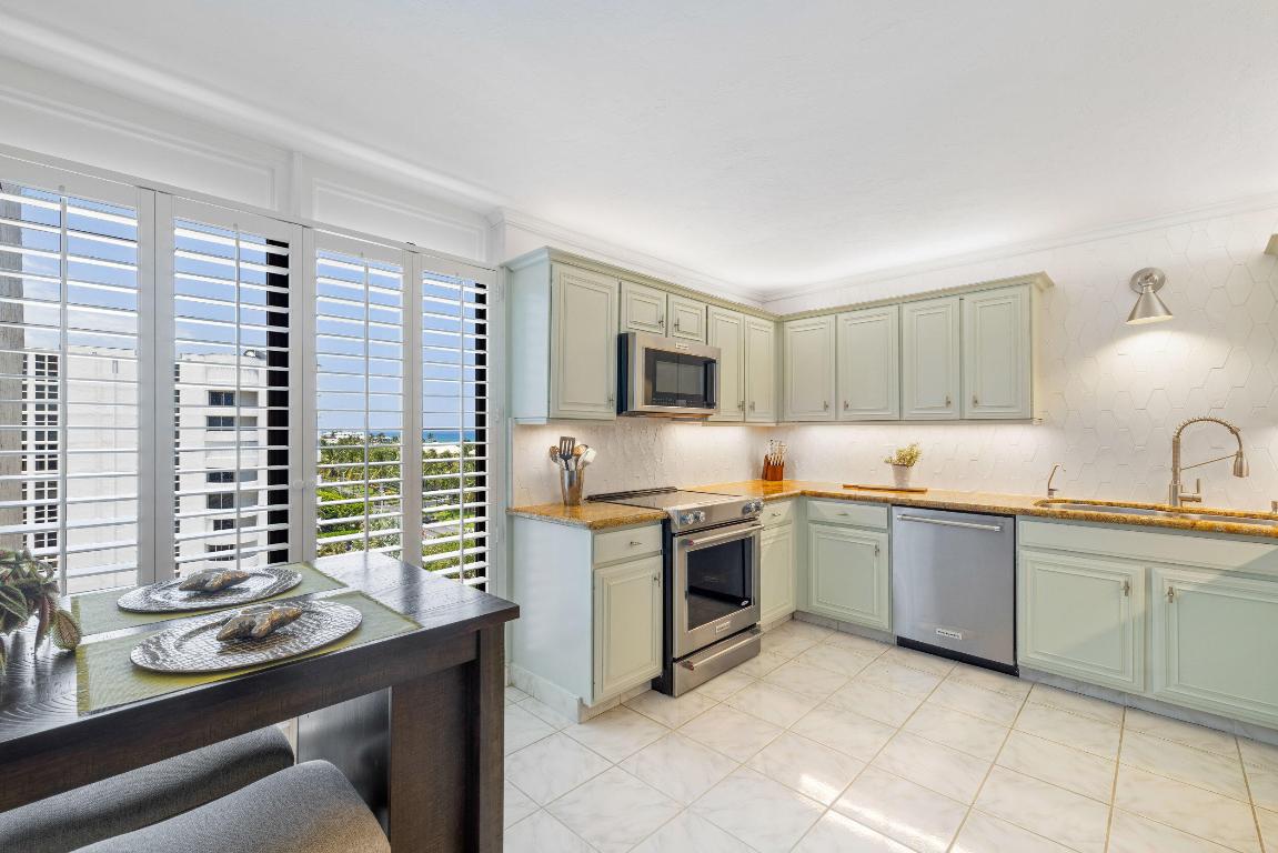 COURT OF DELRAY CONDO - Residential