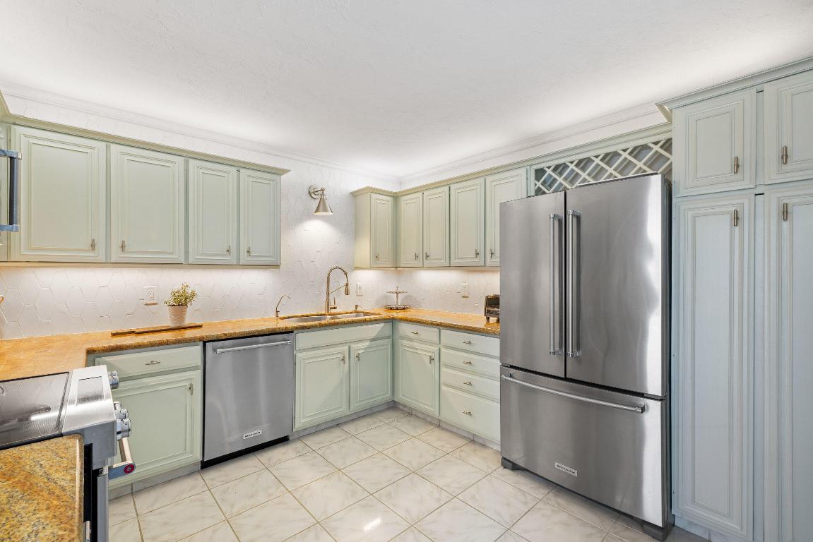 COURT OF DELRAY CONDO - Residential