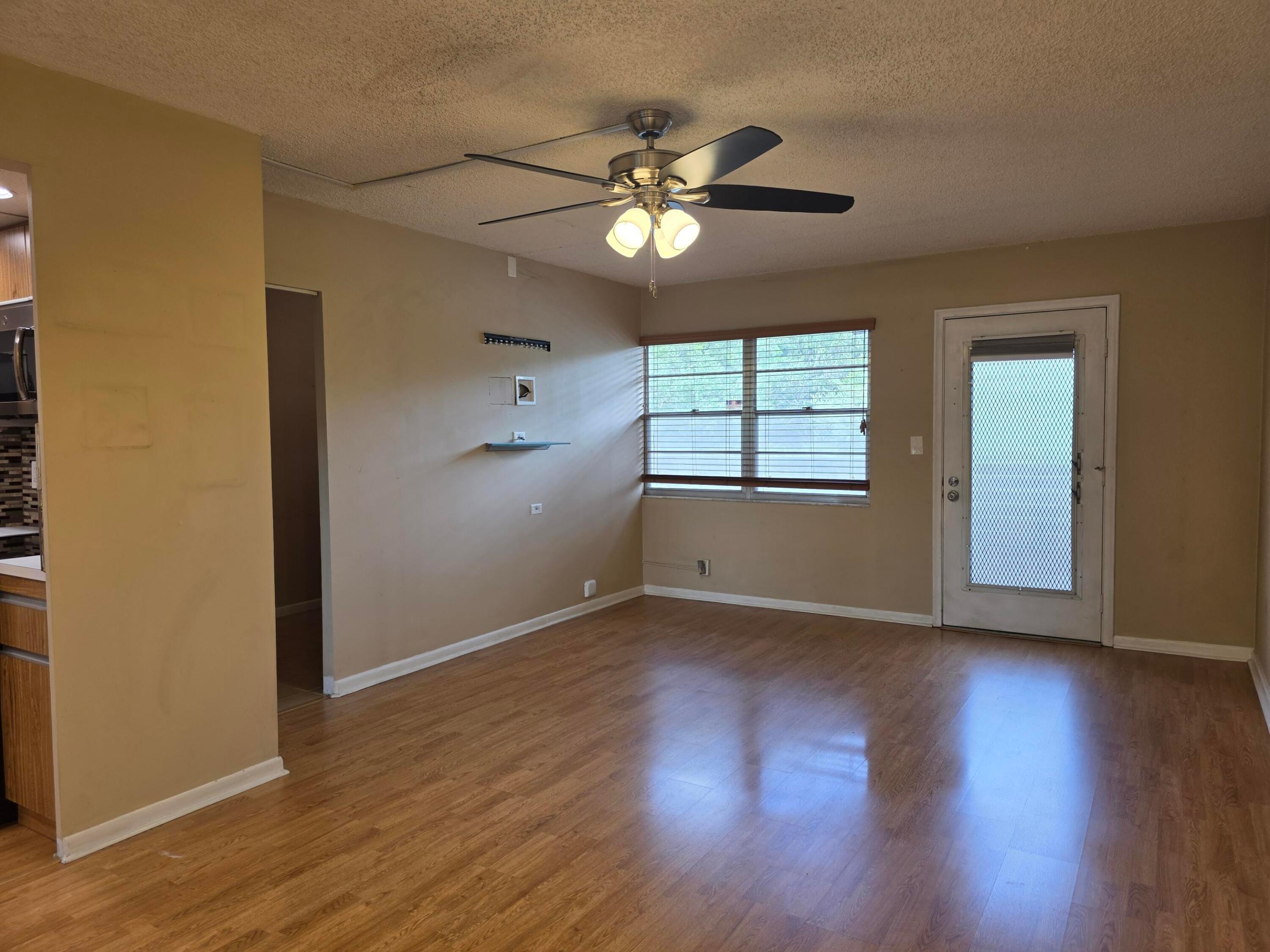 LUCAYA VILLAGE 1-B CONDO - Residential