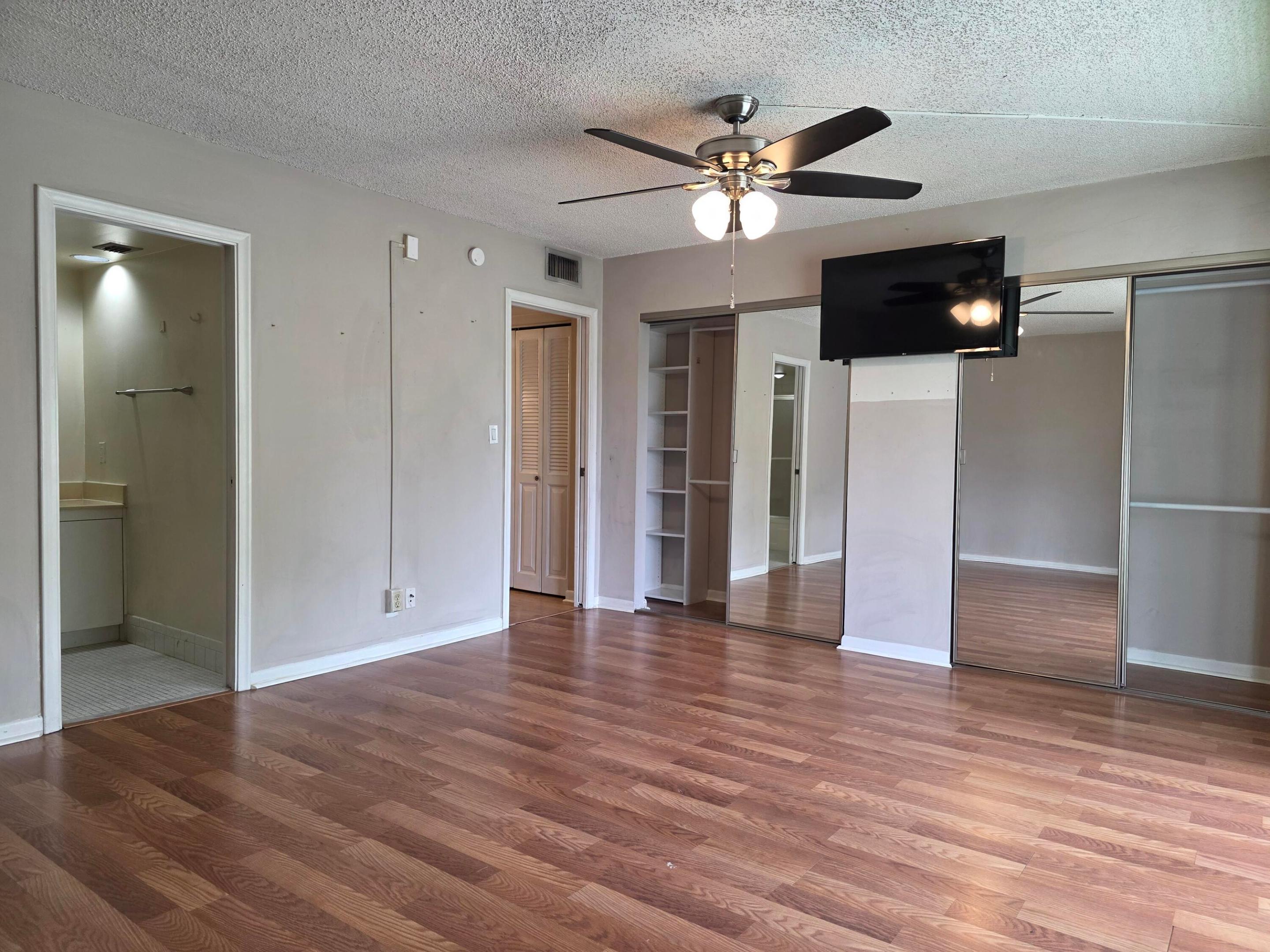 LUCAYA VILLAGE 1-B CONDO - Residential