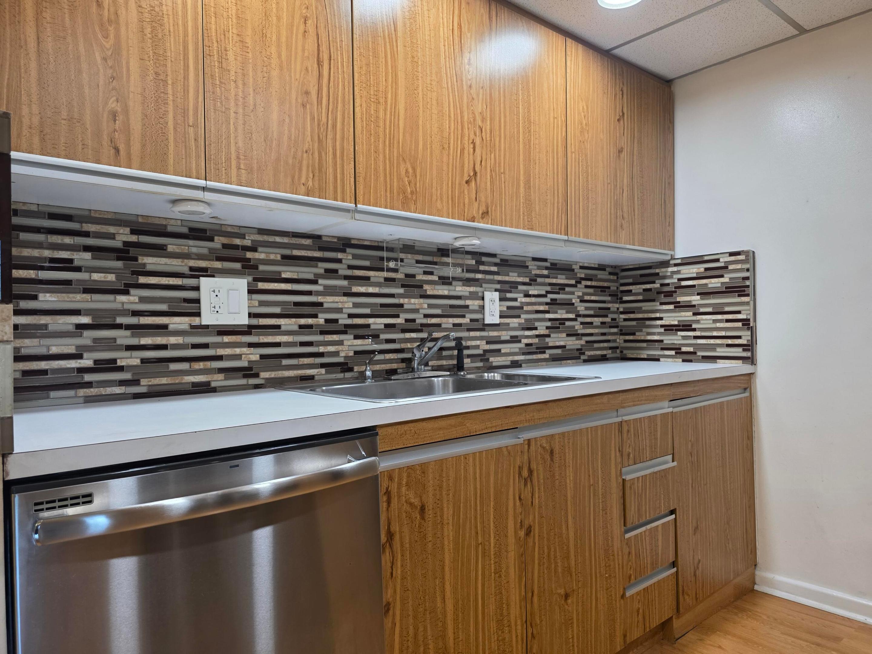 LUCAYA VILLAGE 1-B CONDO - Residential